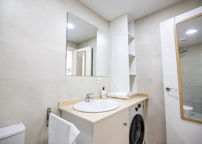 Sunstay Seaside Flat I Puerto Marina شقة *