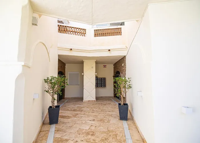 شقة Sunstay Seaside Flat I Puerto Marina بينالماذينا