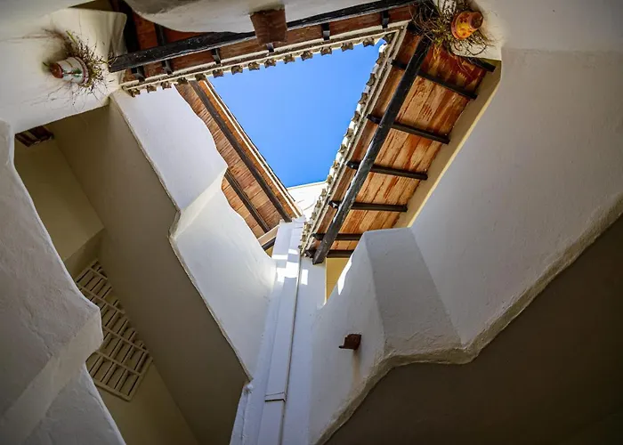 Sunstay Seaside Flat I Puerto Marina بينالماذينا