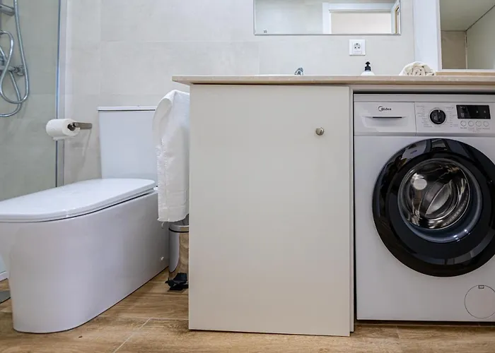 Sunstay Seaside Flat I Puerto Marina شقة