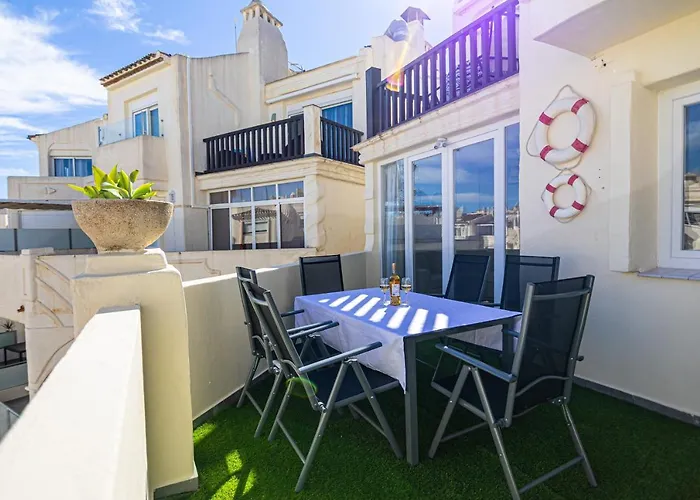 Sunstay Seaside Flat I Puerto Marina شقة بينالماذينا