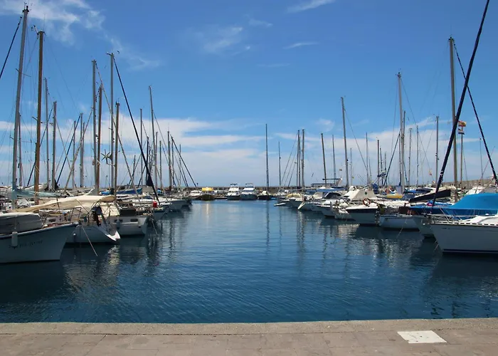 Sunstay Seaside Flat I Puerto Marina شقة *