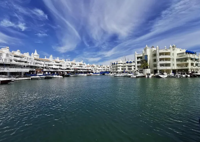 شقة Sunstay Seaside Flat I Puerto Marina بينالماذينا