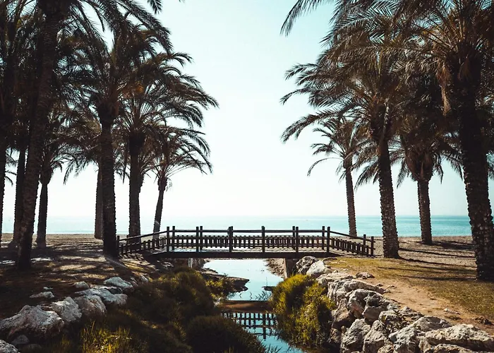 Sunstay Seaside Flat I Puerto Marina * بينالماذينا